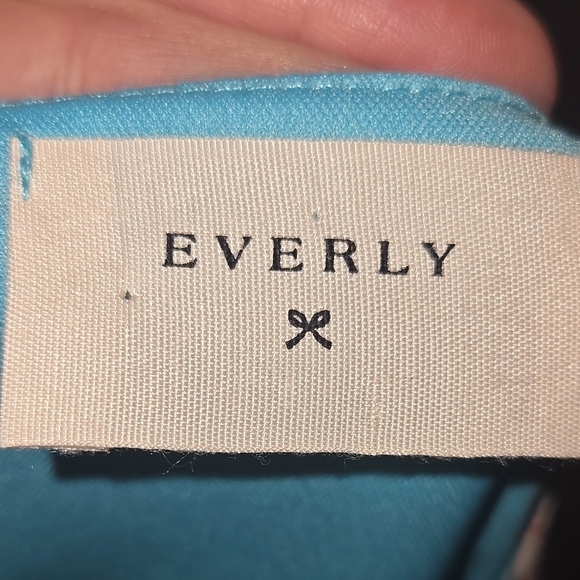 🦋101. Everly Aqua Blue Floral Halter Top size small - Picture 2 of 4